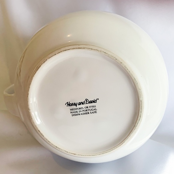 Elegant, Bright White, Embossed Ceramic Water Pitcher - Picture 5 of 5